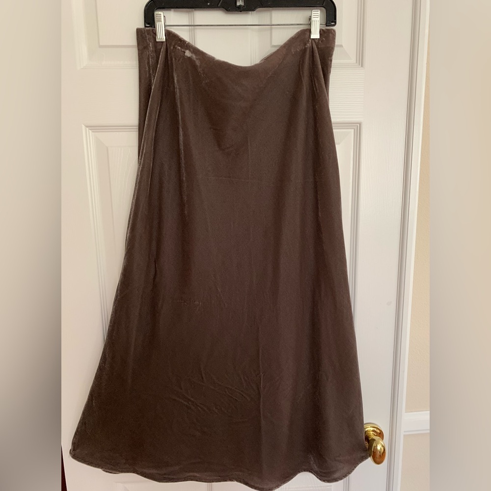 Banana Republic Velvet Skirt: Mushroom Color, Midi Length, Stretchy Waistband L